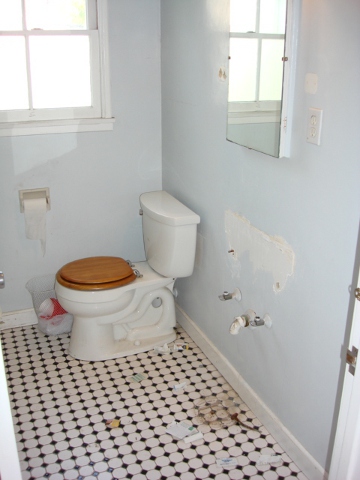 2nd Bathroom Before