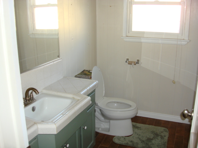 2nd Bathroom Before
