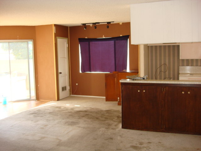 Breakfast Nook Before
